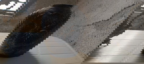 Πολύ παλιο βάζο μεταλλικό