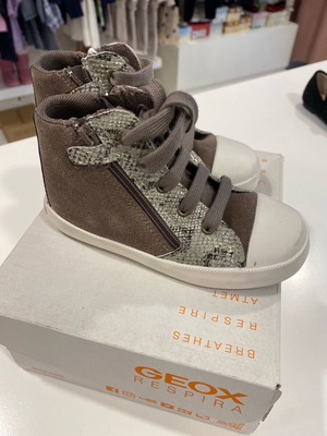 Geox leather kids shoe new, gray, size 25