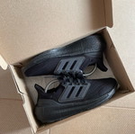 Adidas Ultraboost Light 2024 running shoes like new, black, size 42