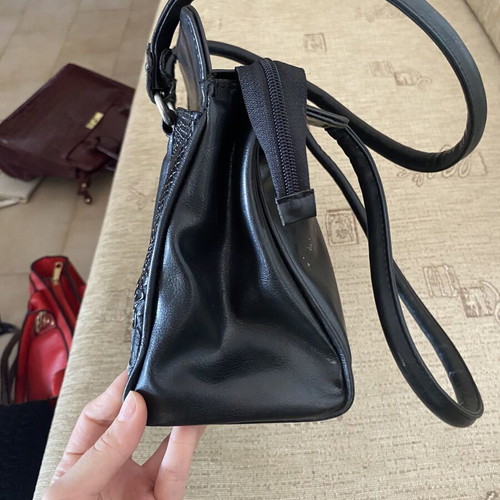 Vintage black shoulder bag with snake print effect