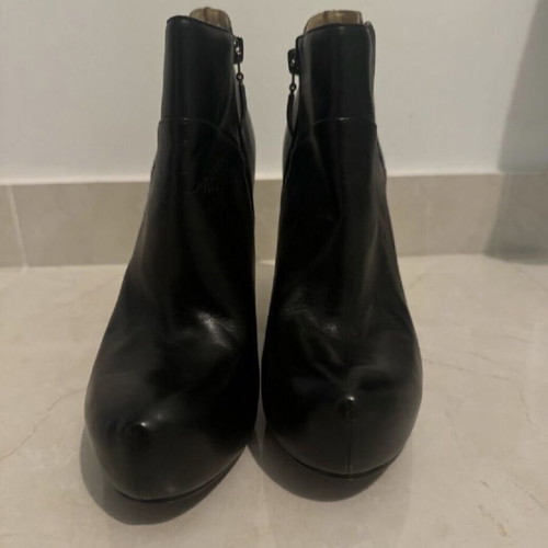 Guess leather ankle boots new, black, size 40