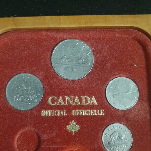 Canada coins 1980 like new with box