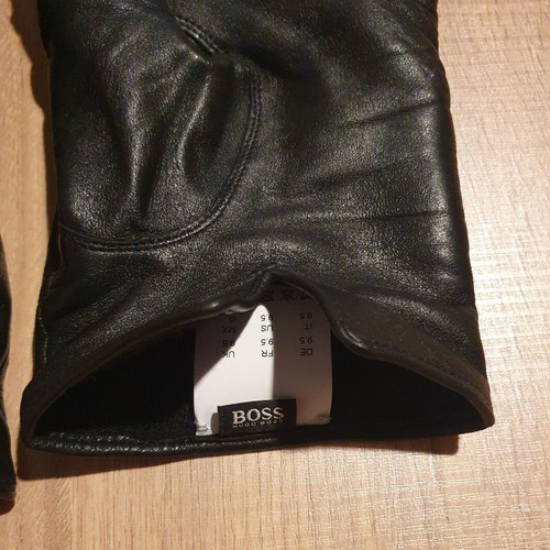 Hugo Boss men's leather gloves black like new, size 9.5