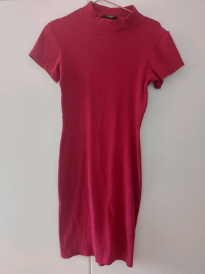 Red dress On Line like new, size M-L
