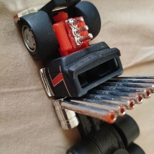 Hot Wheels Truckin Transporter Bone Shaker Semi Truck like new