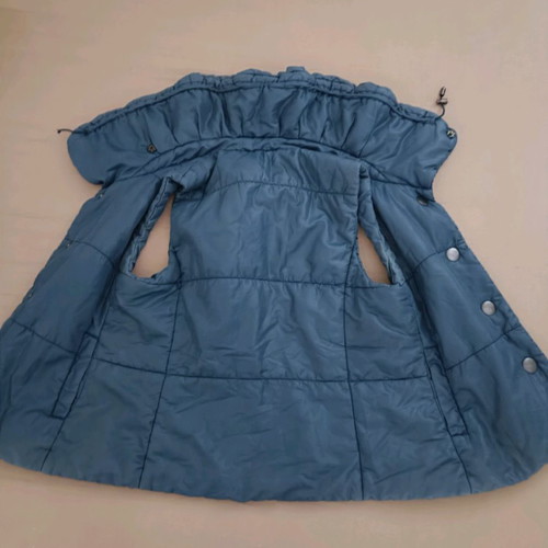 Benneton vest used, size small, petrol color