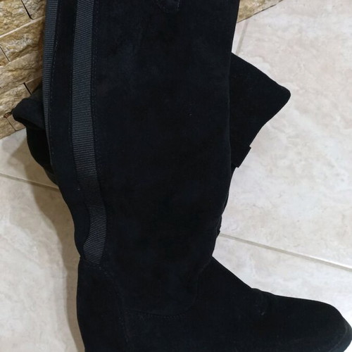 Women's black suede boots like new, size 39 with zipper