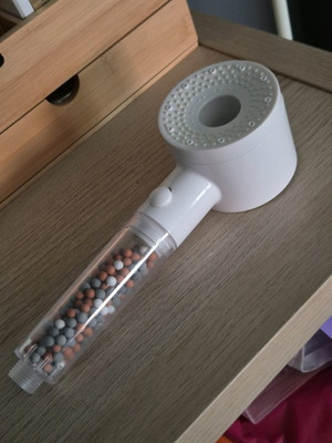 Bathroom shower head with filter and flow functions like new, white