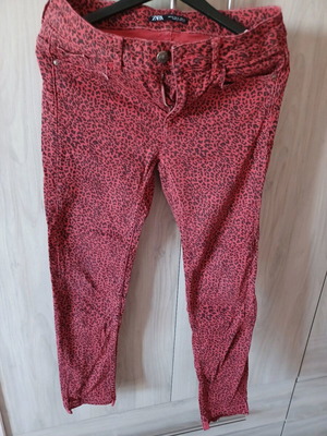 Zara women's red denim pants like new, low rise size M
