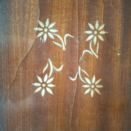 Vintage coffee table like new with carved legs