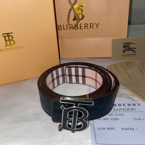 Burberry reversible leather belt new with full packaging