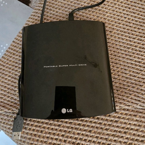 LG portable drive GP08NU6B like new