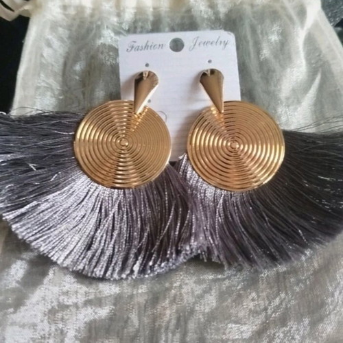 Fan-shaped earrings new, gray and gold