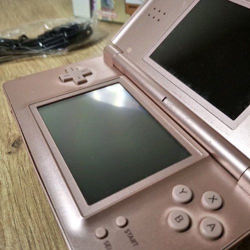 Nintendo DS Lite Metallic Rose used with SpongeBob game and charger