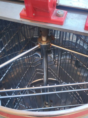 Honey Extractor 3-Frame Hand Used