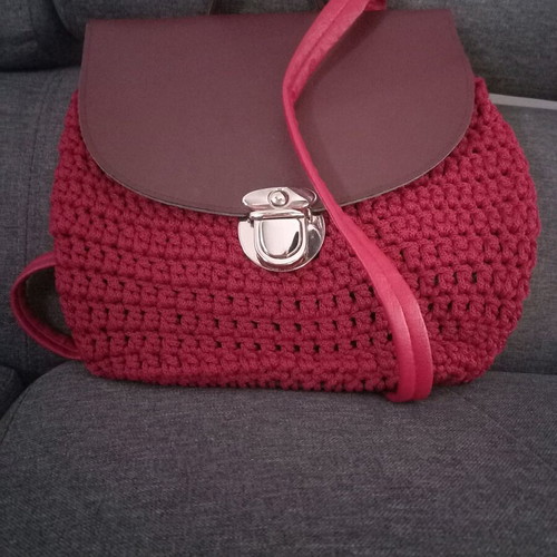 Knitted backpack bag like new, bordeaux red