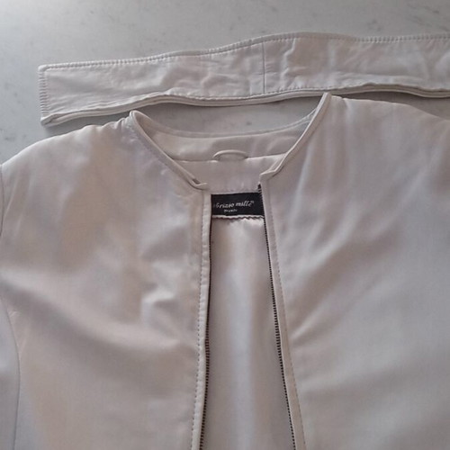 Women's white leather jacket with detachable collar like new
