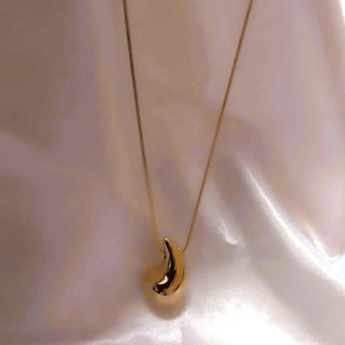 Necklace chain with gold teardrop pendant new
