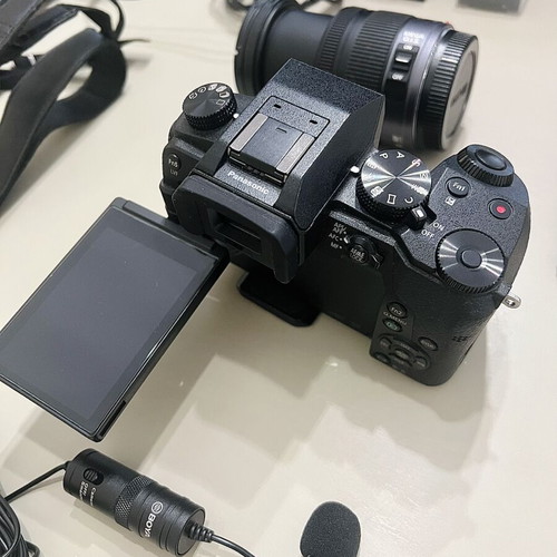 Panasonic Lumix G7 4K Vlogging Kit