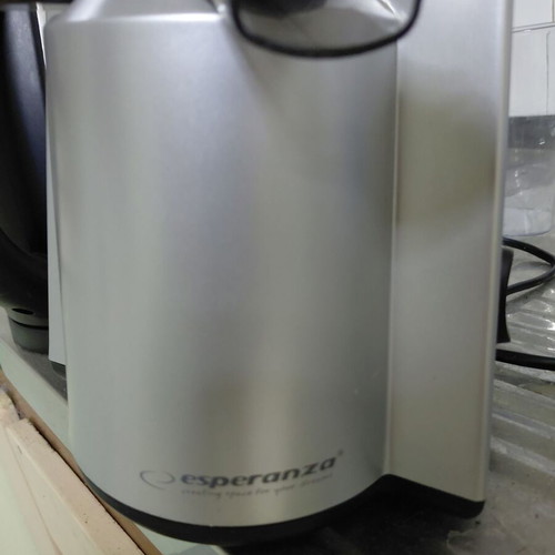 Fruit juicer like new, self-peeling function