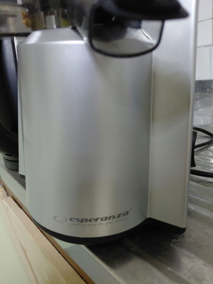Fruit juicer like new, self-peeling function