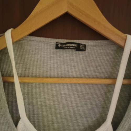 Stradivarious blouse like new with unique design, size S