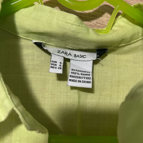 Zara sleeveless shirt green like new, size S