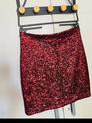 Embroidered skirt with sequins and satin lining, new, red, size S/M