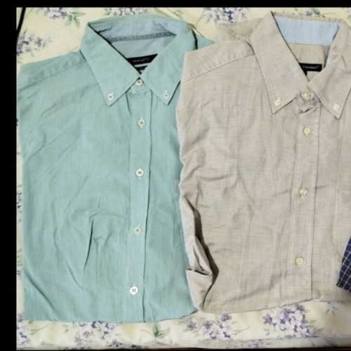 Dress shirts pack of 2 like new, size L