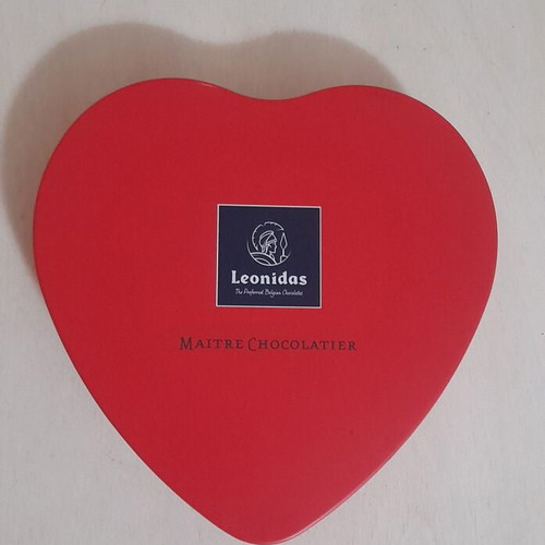 Leonidas Maître Chocolatier Heart-Shaped Metal Box like new