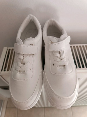 Λευκά αθλητικά sneakers νούμερο 34 καινούργια