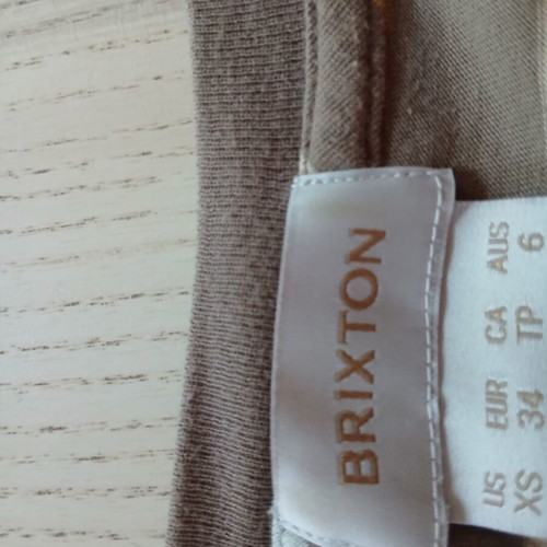 Brixton T shirt crop like new, brown and yellow, size XS