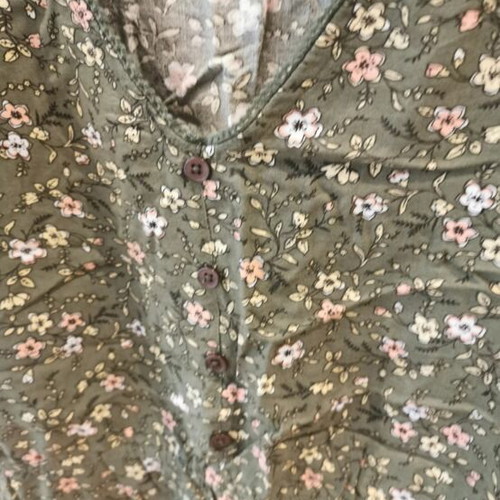 Attrattivo short-sleeve blouse medium green like new