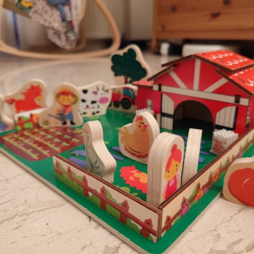 Wooden Farm Playtive toy like new, assembly set