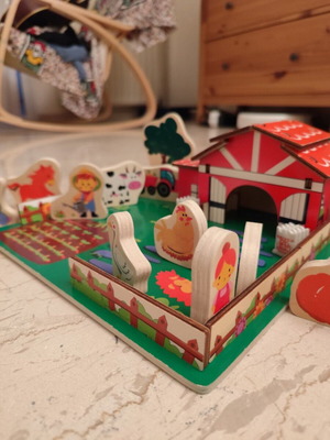 Wooden Farm Playtive toy like new, assembly set