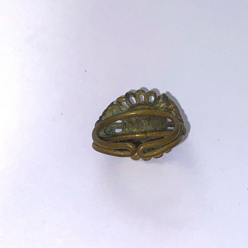 Vintage adjustable brass ring with porcelain/enamel from Netherlands used