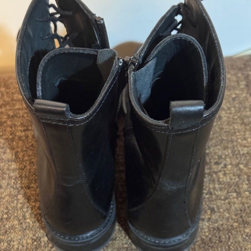 Leather ankle boots like new, size 38, black