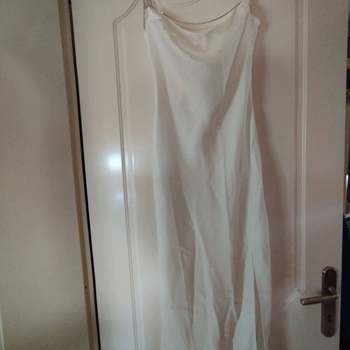 Satin dress new, size M, white with strass and slit