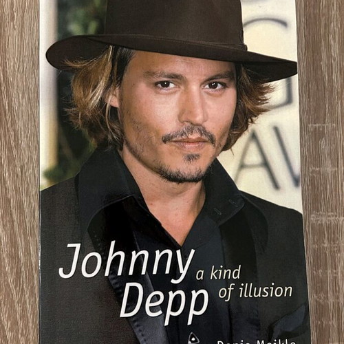 Johnny Depp biography A Kind Of Illusion like new, English