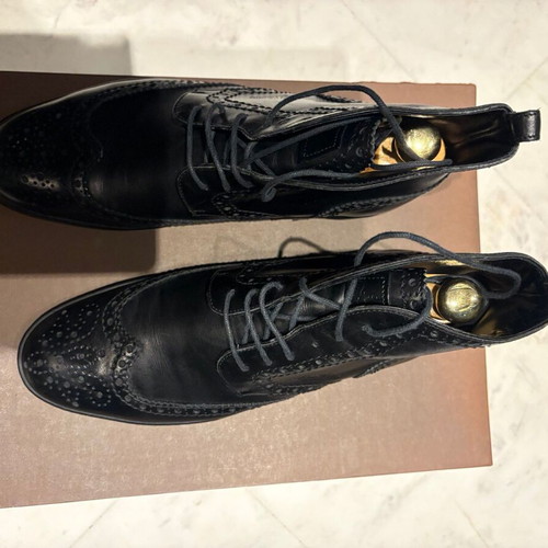 Louis Vuitton boots like new, black leather brogue style, size 40