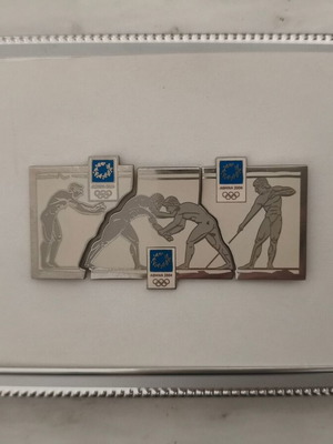 Athens 2004 Olympic pins set with ancient wrestlers, framed