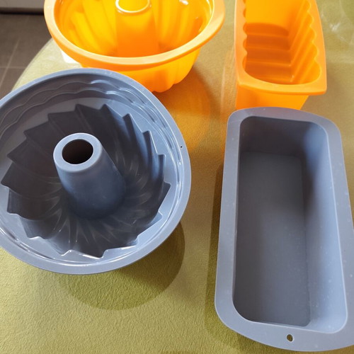 Silicone cake molds unused