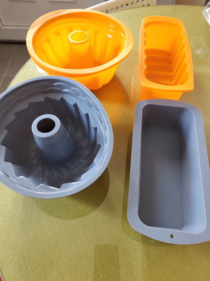 Silicone cake molds unused