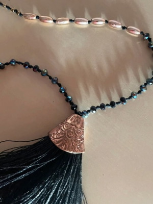 Anna Maria Mazaraki necklace like new with black and gold tassel