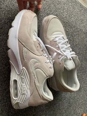 Nike Air Max trainers used, size 42.5, cream color