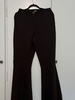 Hemithea pants with bell bottom like new, black, size M