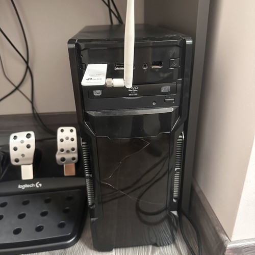 Gaming computer used with full peripherals and bonus Trust joystick