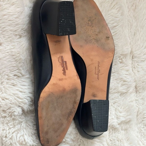 Salvatore Ferragamo Gancini Pumps Navy Size 39 C Like New
