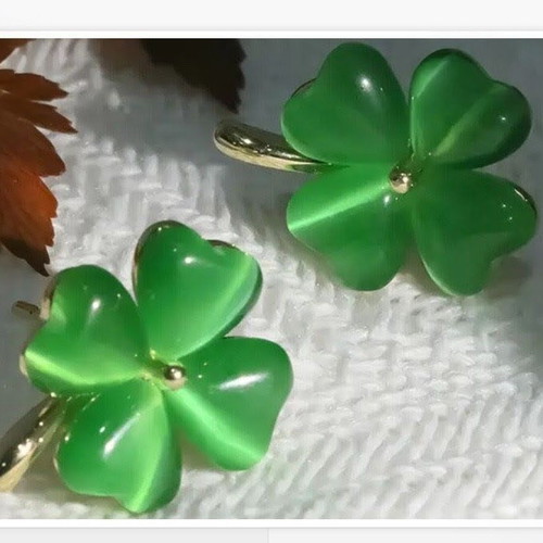 Clover earrings new, green with silver coating
