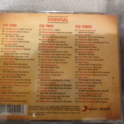 Country Essential 3 CD used, excellent condition